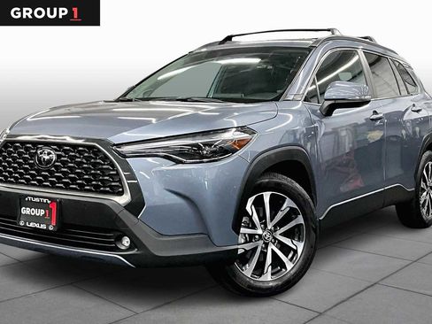 Used 2024 Toyota Corolla Cross XLE w/ Convenience Package image 1