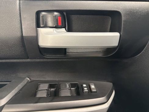 Used 2018 Toyota Tundra SR5 w/ SR5 Upgrade Package image 29