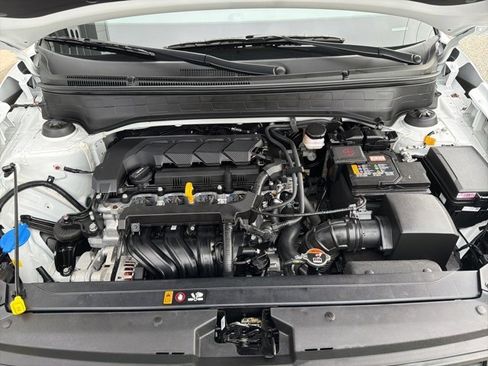 Certified 2025 Hyundai Venue SE image 39