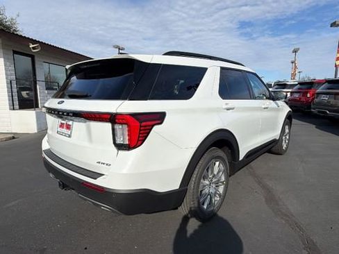 New 2026 Ford Explorer Active w/ Active Comfort Package image 4