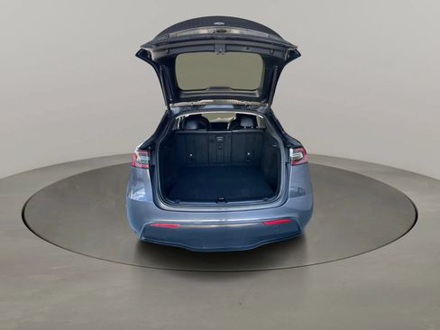 Used 2023 Tesla Model Y Long Range AWD/4WD image 5
