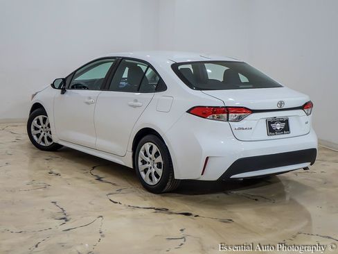 Used 2021 Toyota Corolla LE FWD image 10
