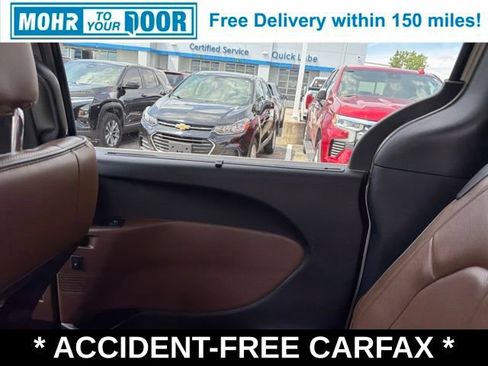 Used 2019 Chrysler Pacifica Limited w/ Advanced Safetytec Group FWD image 39