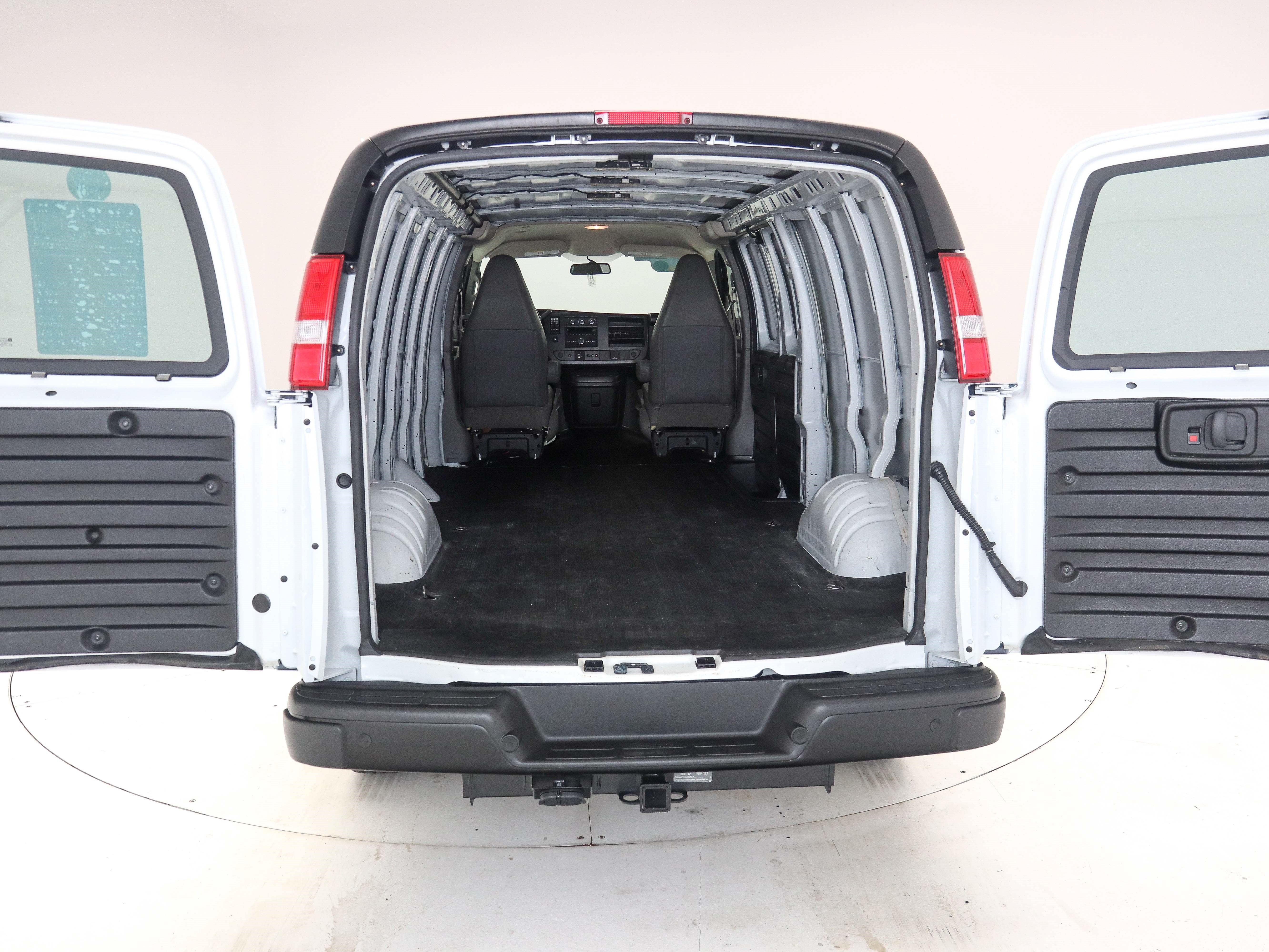 Used 2025 GMC Savana 2500 Extended w/ Driver Convenience Package RWD image 11