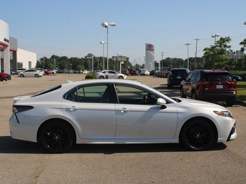 Used 2023 Toyota Camry XSE image 19