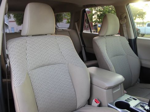 Used 2012 Toyota 4Runner SR5 w/ Convenience Pkg image 29