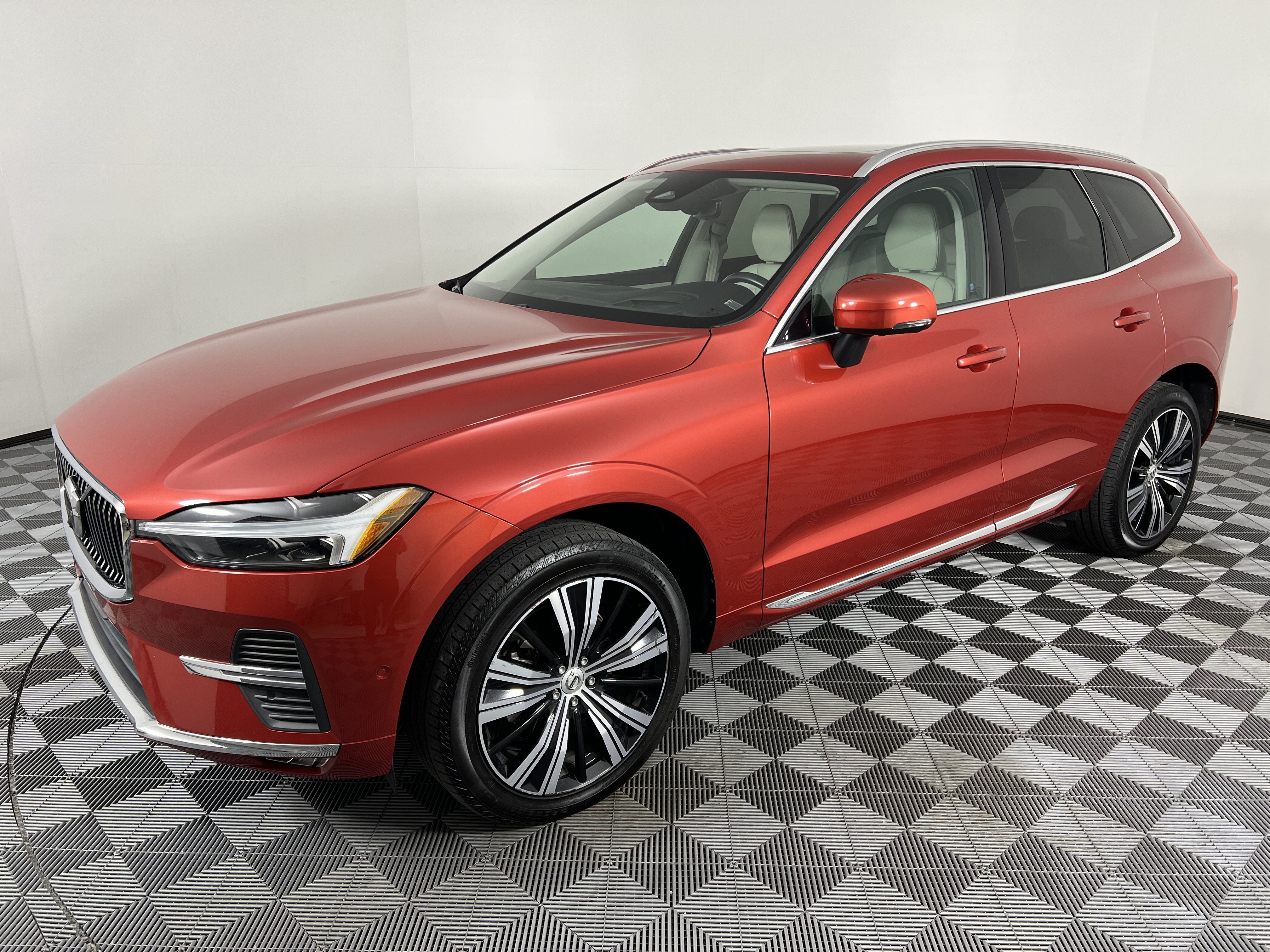Used 2022 Volvo XC60 B5 Inscription w/ Advanced Package AWD/4WD image 8