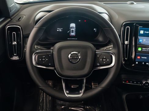 Used 2022 Volvo XC40 P8 Recharge Plus AWD/4WD image 12