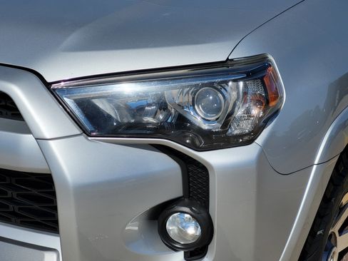 Used 2015 Toyota 4Runner Trail Premium AWD/4WD image 5
