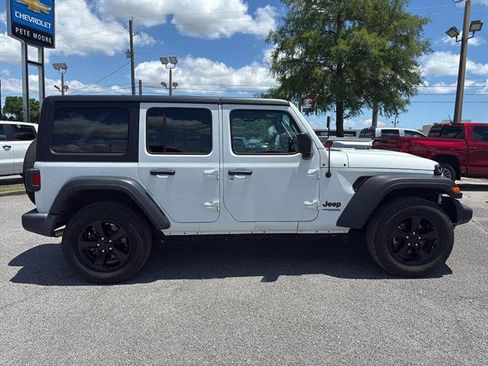 Used 2022 Jeep Wrangler Unlimited Sport AWD/4WD image 4