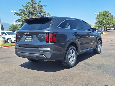 Used 2023 Kia Sorento LX AWD/4WD image 3