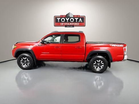 Used 2021 Toyota Tacoma TRD Off-Road w/ TRD Premium Off Road Package AWD/4WD image 4