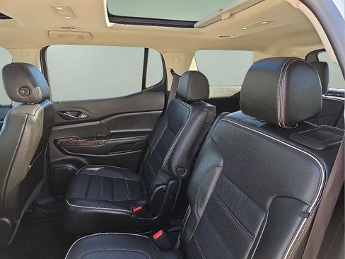 Certified 2020 GMC Acadia Denali w/ LPO, Floor Liner Package image 10