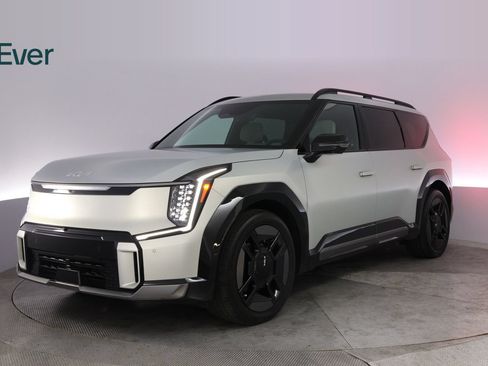 Used 2024 Kia EV9 GT-Line AWD/4WD image 2