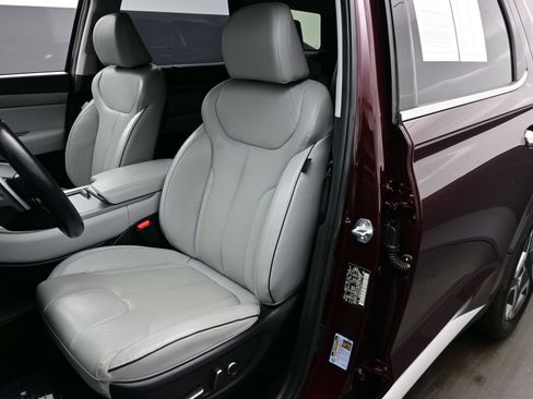 Used 2023 Hyundai Palisade SEL w/ Premium Package image 12