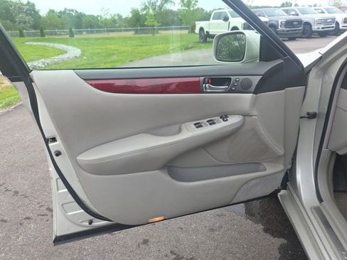 Used 2004 Lexus ES 330 FWD image 20