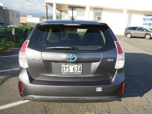 Used 2016 Toyota Prius V Three image 24