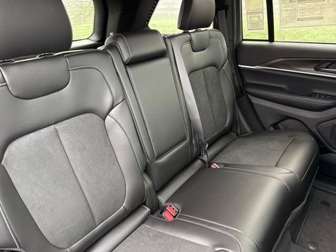 New 2026 Jeep Grand Cherokee Laredo image 24