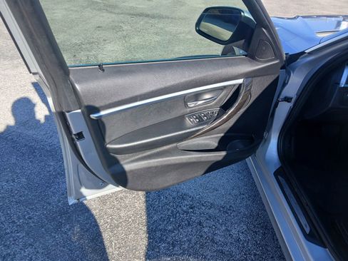 Used 2017 BMW 330i Sedan w/ Driver Assistance Package image 11