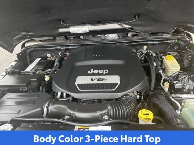 Used 2016 Jeep Wrangler Unlimited Sahara w/ Dual Top Group AWD/4WD image 19