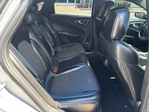 Used 2015 Chrysler 200 S AWD/4WD image 21