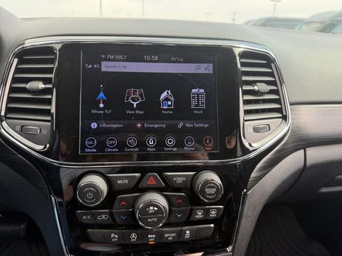 Used 2020 Jeep Grand Cherokee Altitude image 21