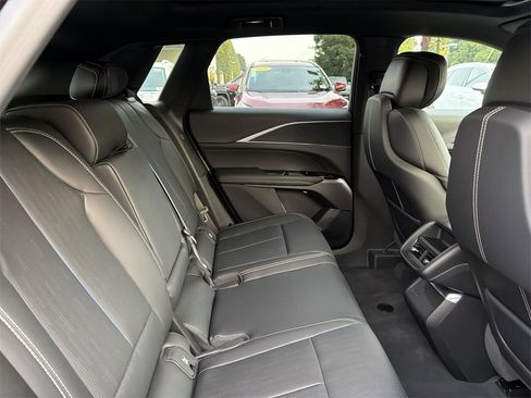 Used 2025 Cadillac Lyriq Luxury image 29