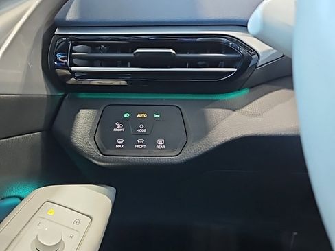 Used 2023 Volkswagen ID.4 Pro S image 37