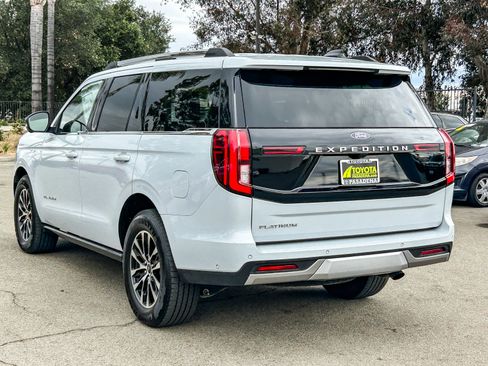 Used 2025 Ford Expedition Platinum AWD/4WD image 8