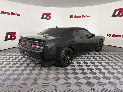 Used 2019 Dodge Challenger GT w/ Plus Package RWD image 6