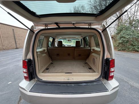 Used 2008 Jeep Liberty Limited w/ Premium Group image 10