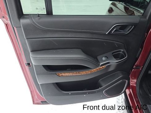 Used 2020 Chevrolet Suburban Premier image 30