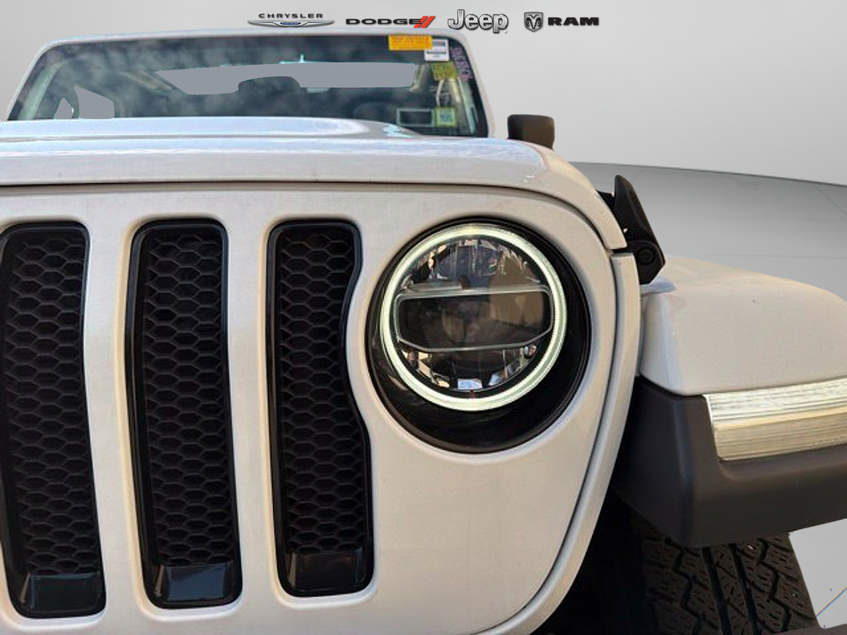 Used 2021 Jeep Wrangler Unlimited Sahara AWD/4WD image 9