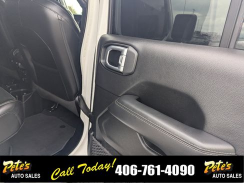 Used 2020 Jeep Gladiator Overland image 13