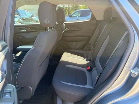Used 2022 Chevrolet TrailBlazer LT w/ Confidence II Package FWD image 18