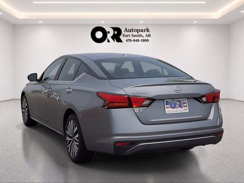 Used 2023 Nissan Altima 2.5 SV FWD image 4