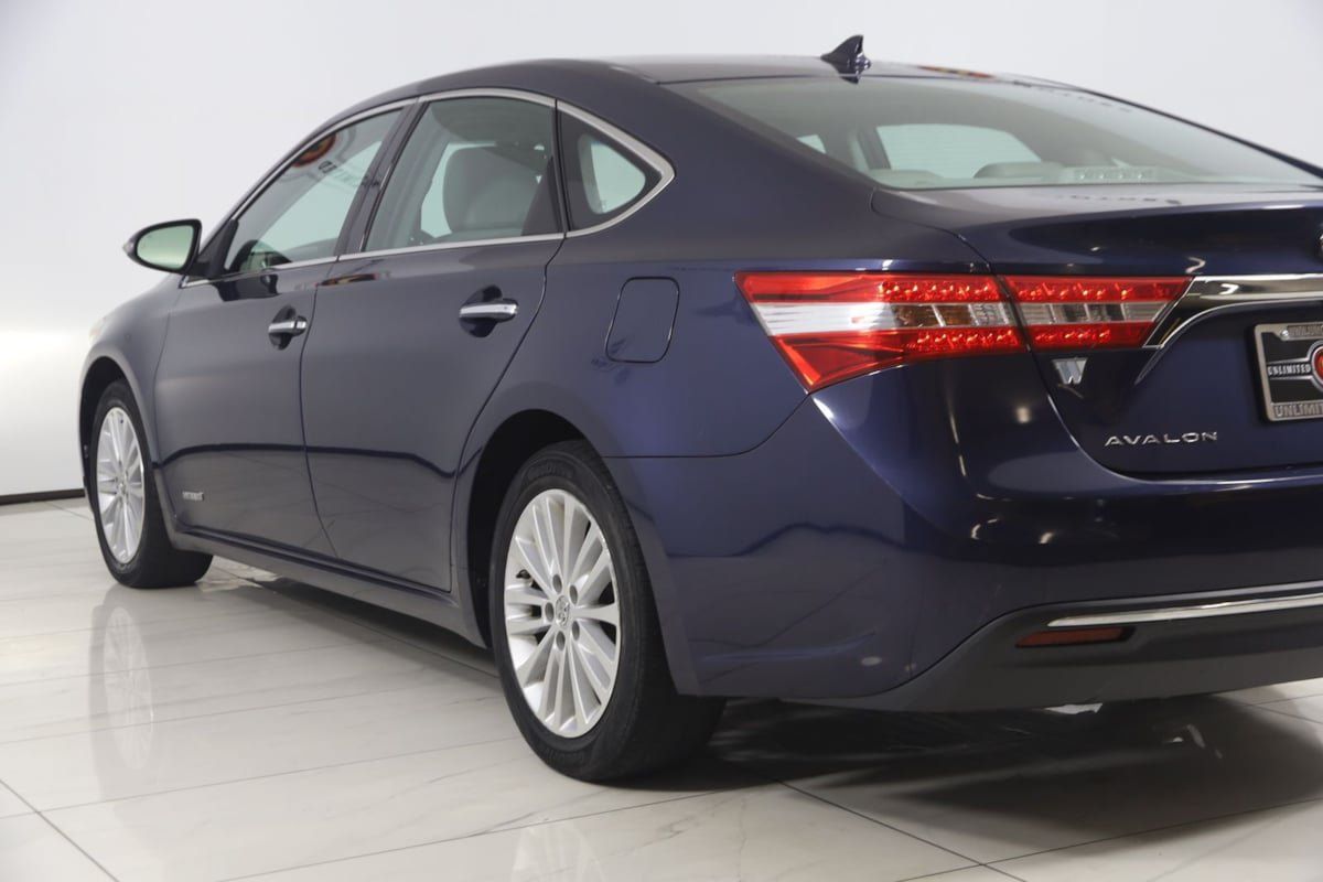 Used 2014 Toyota Avalon Limited w/ Technology Package FWD image 22