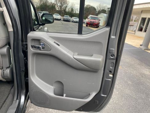 Used 2008 Nissan Frontier SE w/ SE Value Truck Pkg image 16