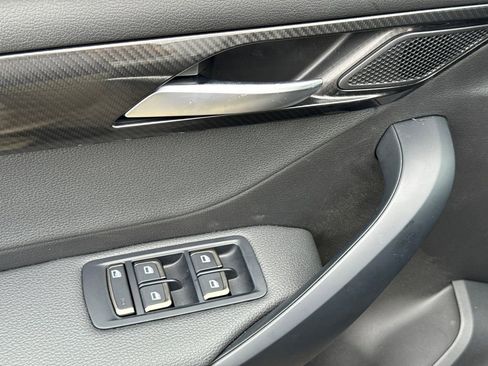 New 2025 VinFast VF 8 Eco image 27