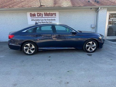 Used 2018 Honda Accord EX image 4