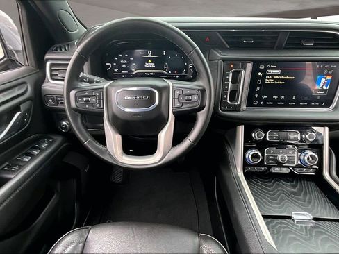 Used 2024 GMC Yukon XL Denali RWD image 8