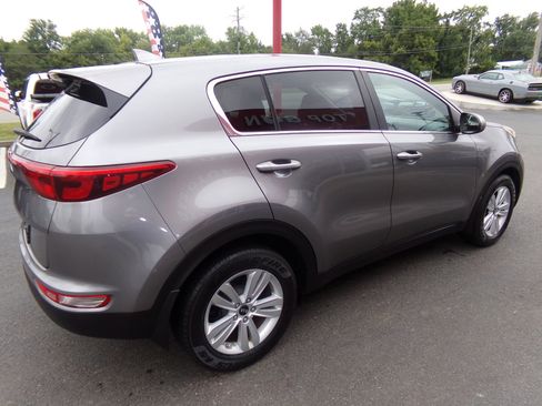 Used 2018 Kia Sportage LX image 3