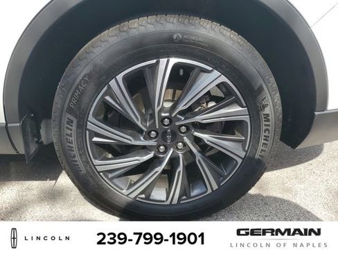 New 2025 Lincoln Aviator AWD image 11
