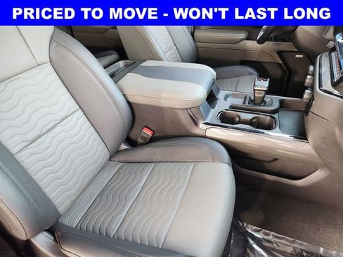 Used 2025 Chevrolet Silverado 1500 ZR2 w/ Technology Package AWD/4WD image 19