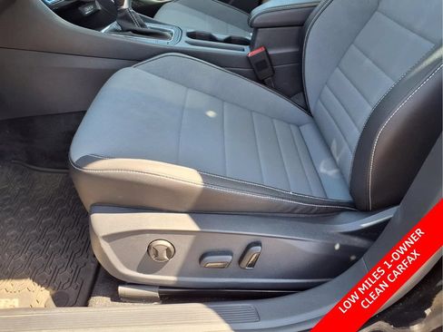 Used 2025 Volkswagen Jetta SE w/ Sunroof Package FWD image 25