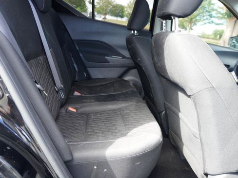 Used 2022 Nissan Kicks SV w/ Interior Electronics Package FWD image 18