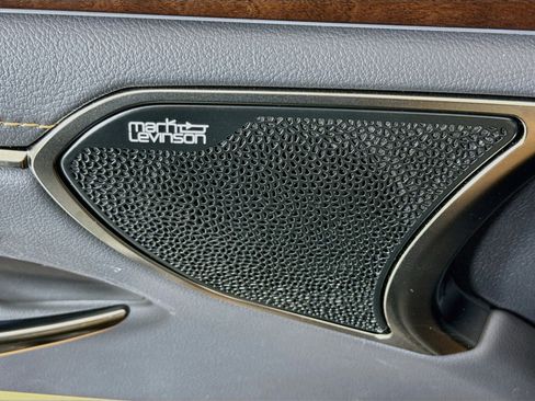 Used 2024 Lexus ES 300h w/ Accessory Package (Z2) FWD image 20
