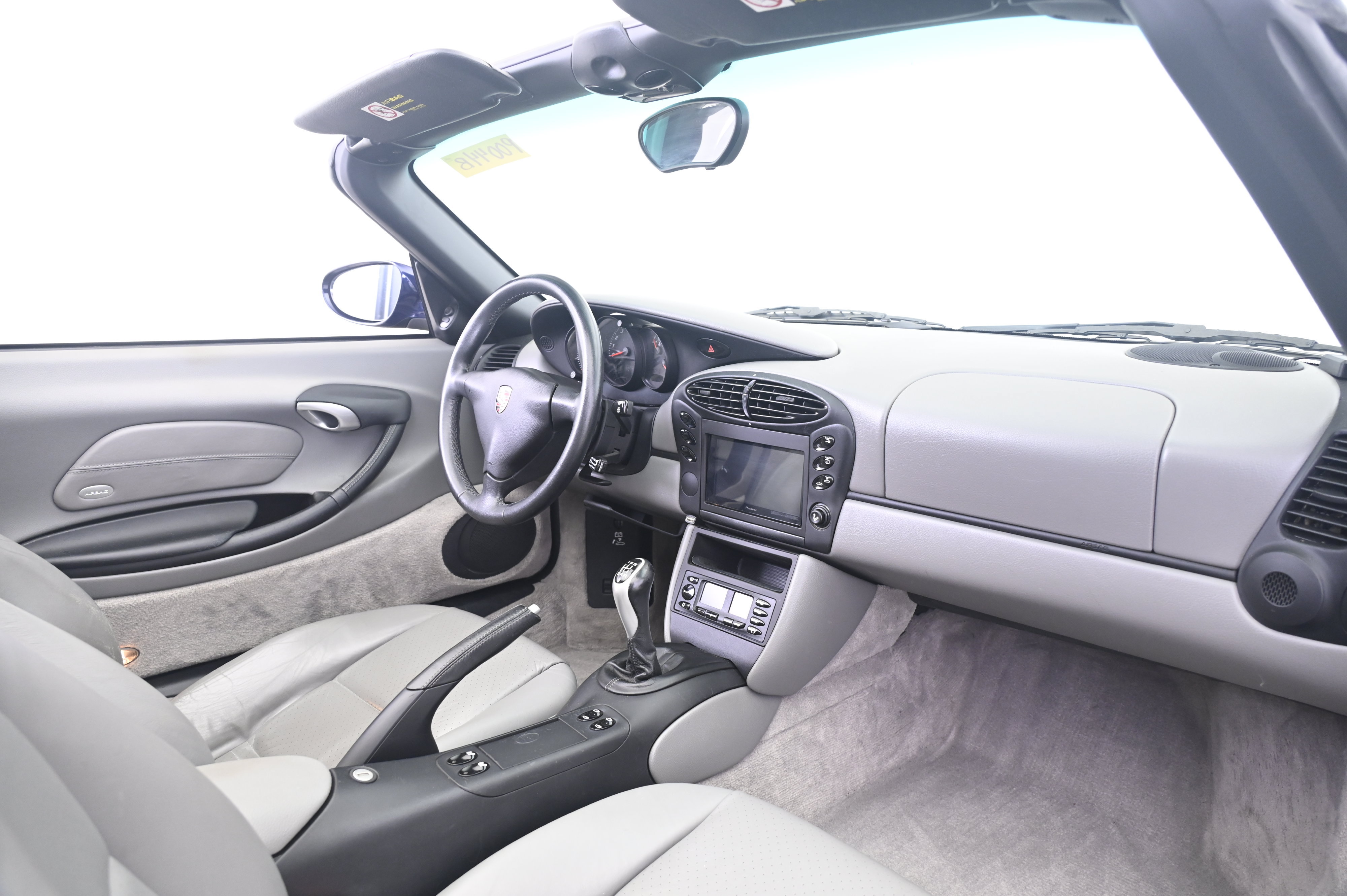 Used 2001 Porsche Boxster RWD image 22