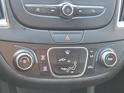 Used 2017 Chevrolet Malibu LT image 20