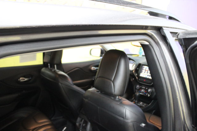Used 2021 Jeep Cherokee Latitude Lux AWD/4WD image 10